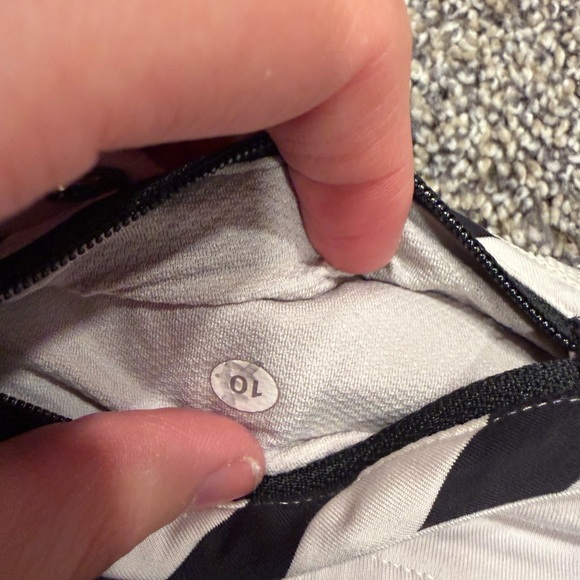 Lululemon Run: Inspire Crop II
Black / Pretty Palm Black Angel Wing size 10 - Picture 5 of 6